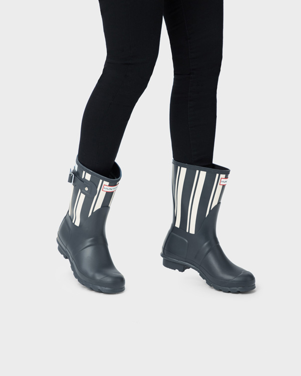  Hunter women's original garden stripe short wellington boots : navy/white