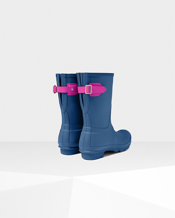  Hunter women's original short back adjustable wellington boots : dark earth blue / ion pink