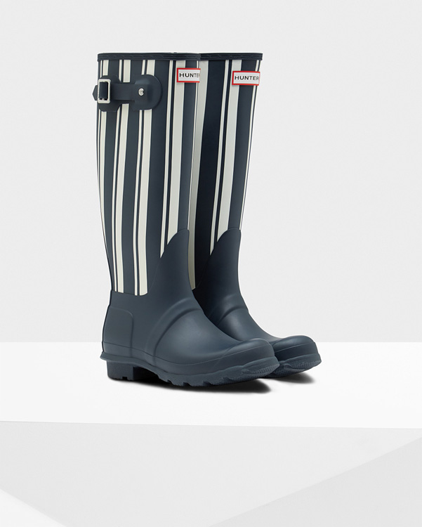  Hunter women's original garden stripe tall wellington boots : navy/white