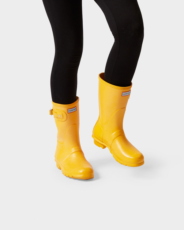  Hunter women's original short wellington boots : yellow